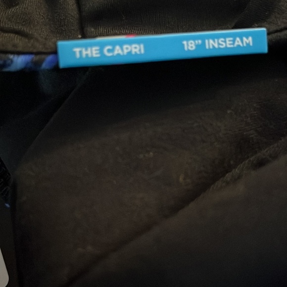 NWT Marika  tek Capri pants size large . - Picture 9 of 10